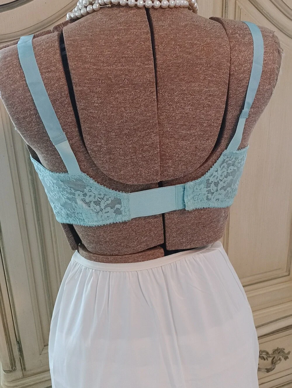 VINTAGE UNWORN "SHADOWLINE" LONG HALF SLIP W/ STUNNING BACK LACE TRIMMED SLIT! - Picture 7 of 11